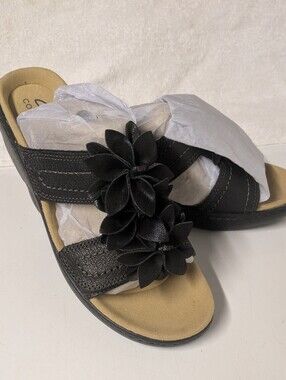 Comfort Slide Sandals with Floral Accent - Black Clarks 6.5 New In Box